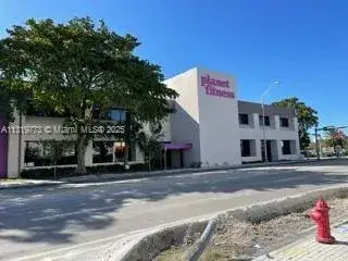 Commercial Sale for sale at 900 NE 125th St, North Miami FL 33161