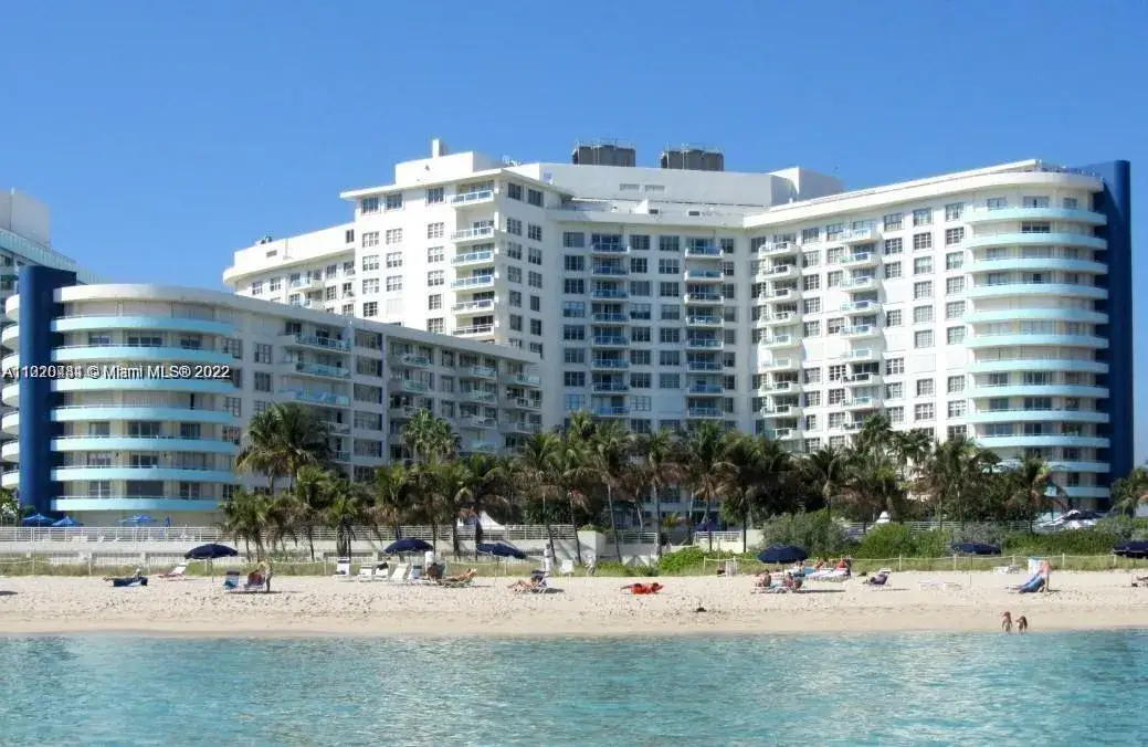 1 bedroom 1 bath Residential for sale at 5151 Collins Ave # 727, Miami Beach FL 33140