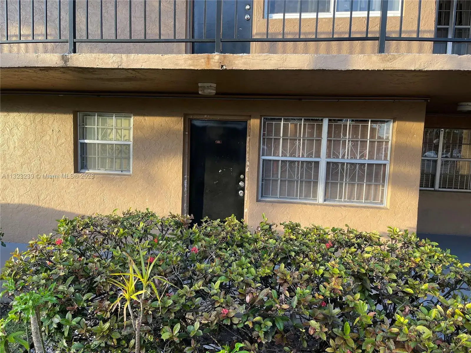 1 bedroom 1 bath Residential for sale at 6575 W 4th Ave # 108, Hialeah FL 33012