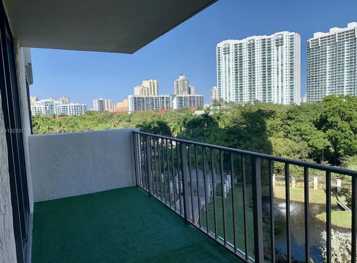 3 bedroom 2 bath Residential for sale at 18181 NE 31st Ct # 706, Aventura FL 33160