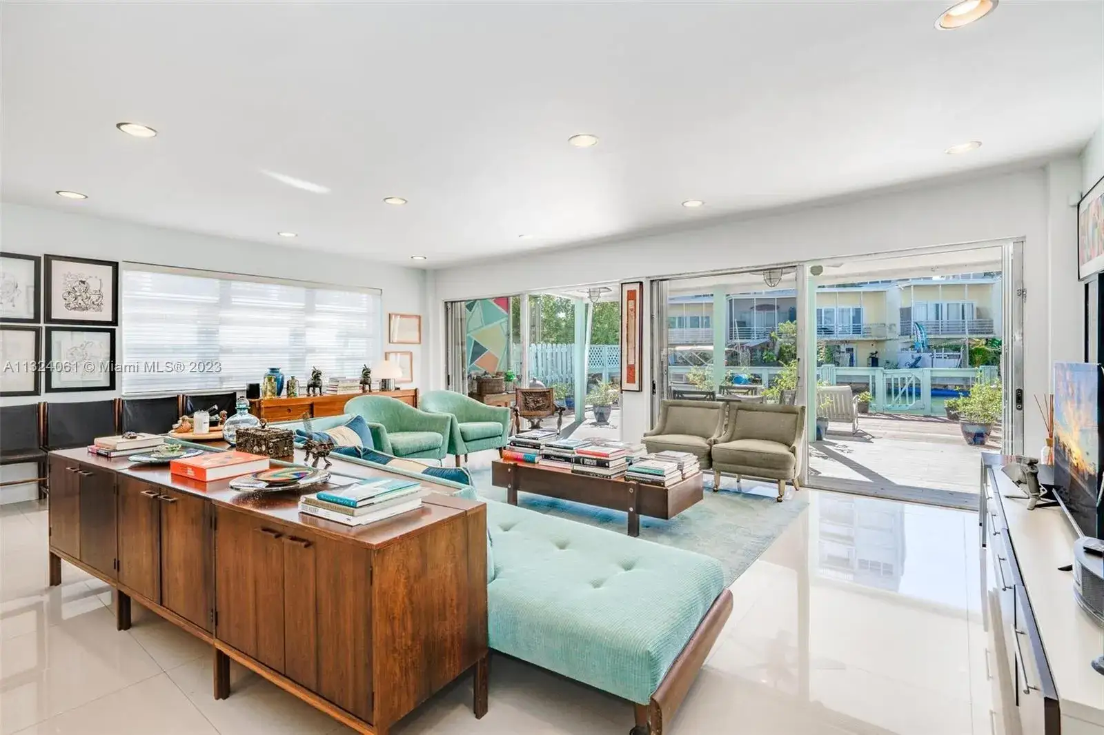 3 bedroom 3 bath Residential for sale at 830 Raymond St, Miami Beach FL 33141
