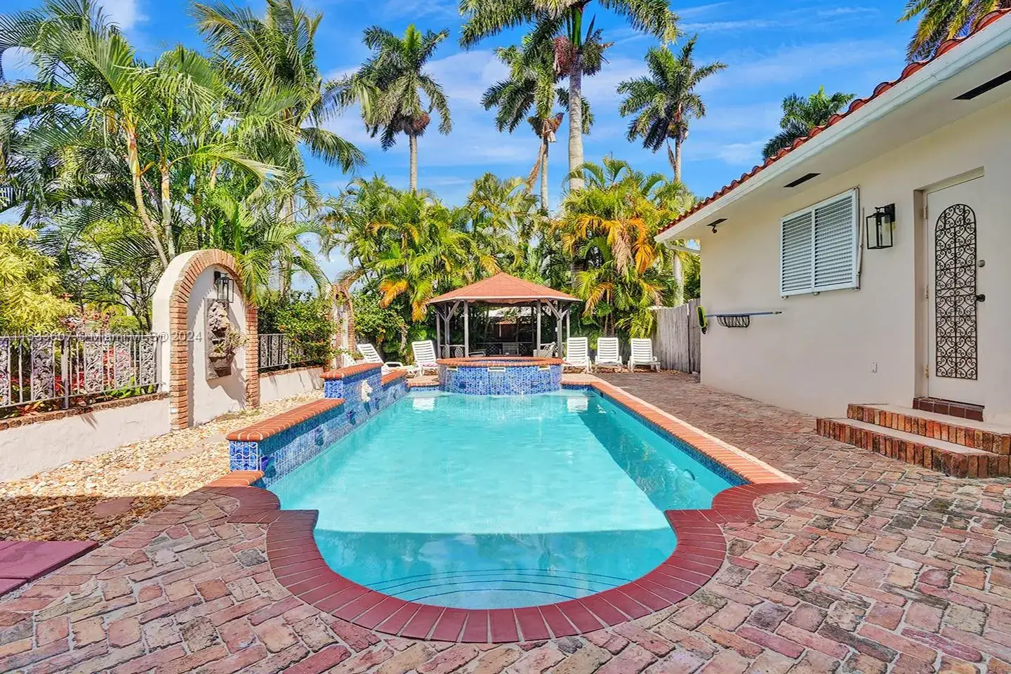 5 bedroom 3 bath Residential Lease for rent at 1049 N Southlake Dr, Hollywood FL 33019