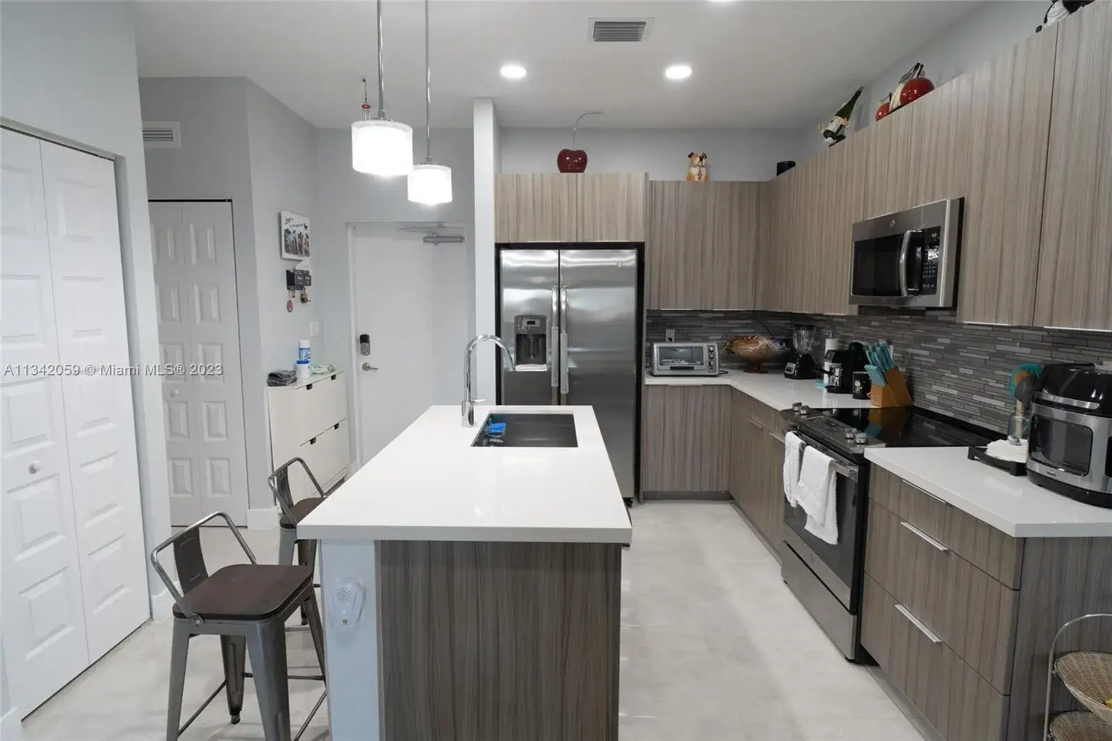 2 bedroom 2 bath Residential for sale at 4740 NW 84th Ct # 47, Doral FL 33166