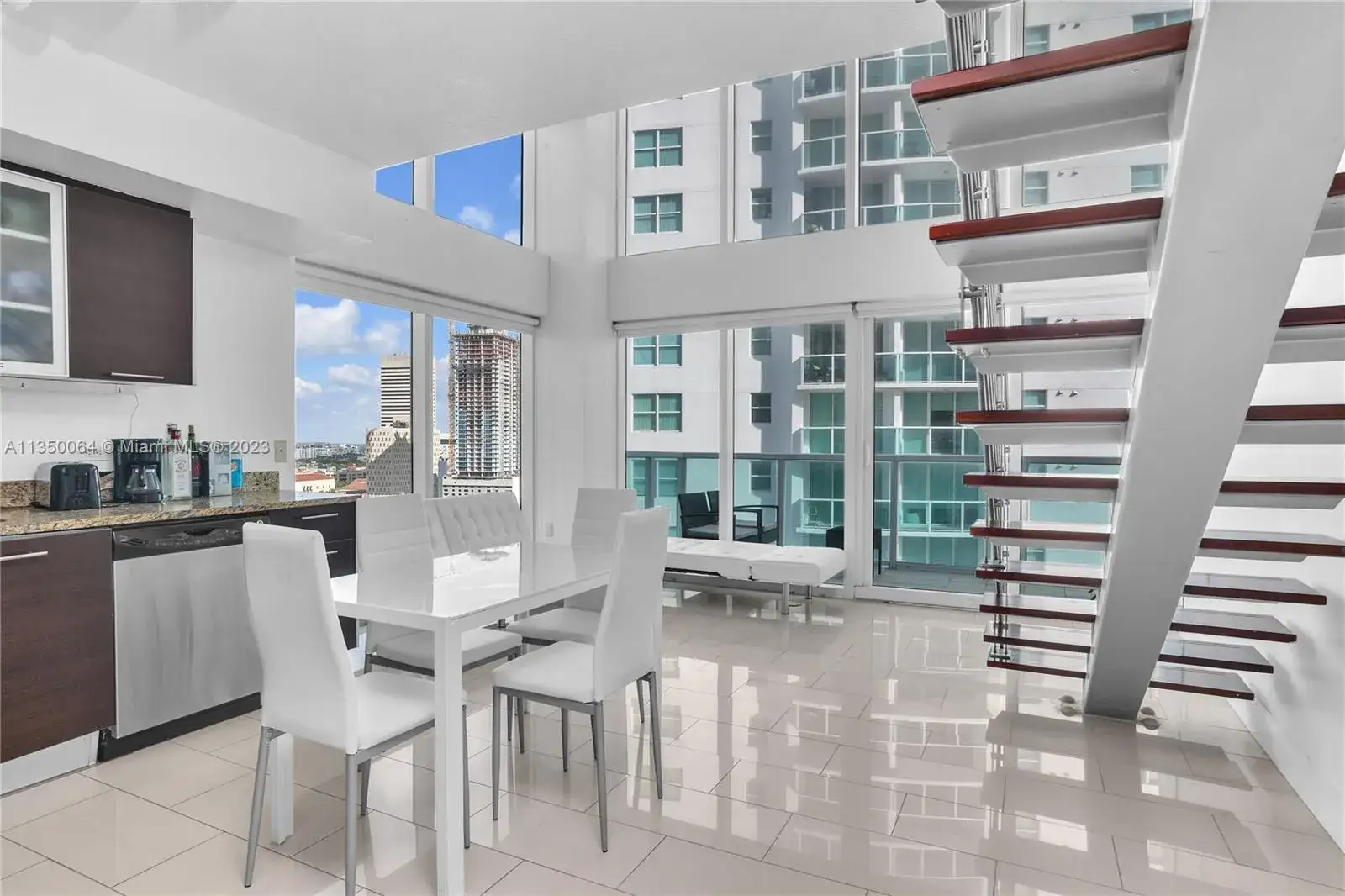 2 bedroom 2 bath Residential Lease for rent at 41 SE 5th St # 1217, Miami FL 33131