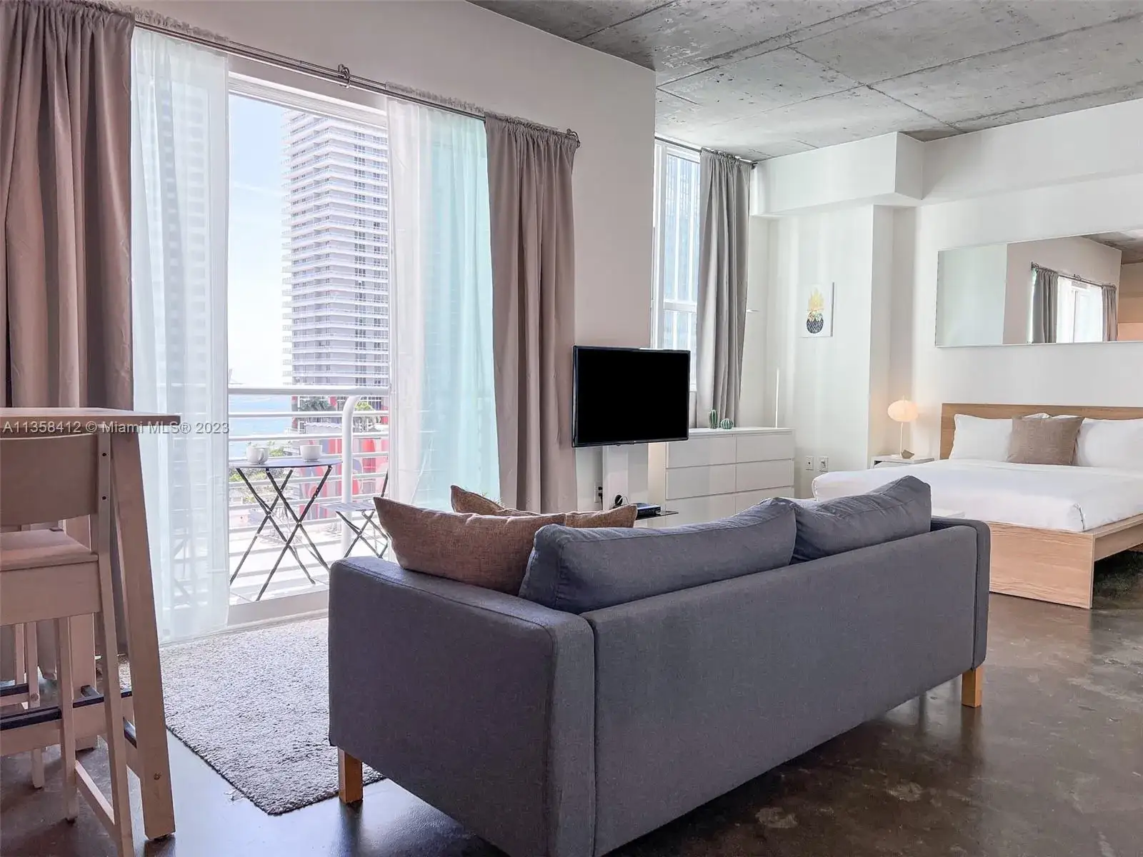 1 bedroom 1 bath Residential Lease for rent at 133 NE 2nd Ave # 1410, Miami FL 33132