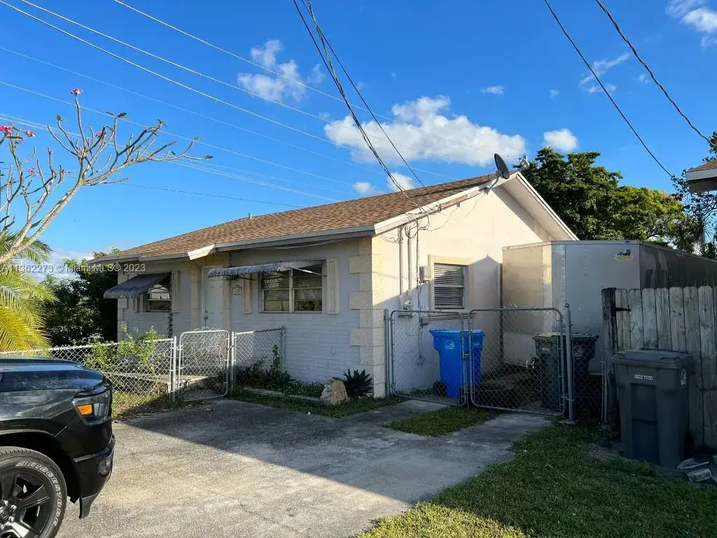 2 bedroom 1 bath Residential for sale at 4000 SW 20th St, West Park FL 33023