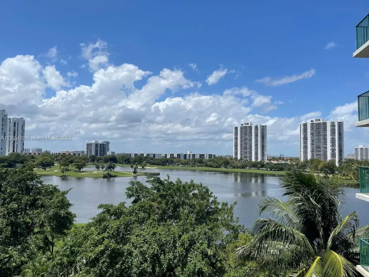 3 bedroom 3 bath Residential for sale at 20000 E Country Club Dr # 606, Aventura FL 33180