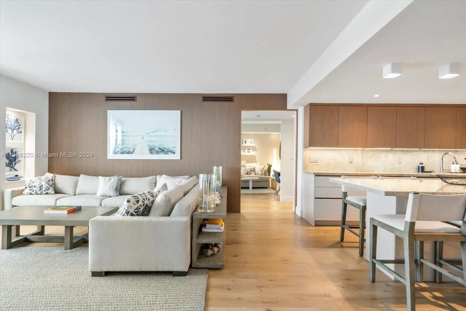 2 bedroom 2 bath Residential for sale at 2301 Collins Ave, Miami Beach FL 33139