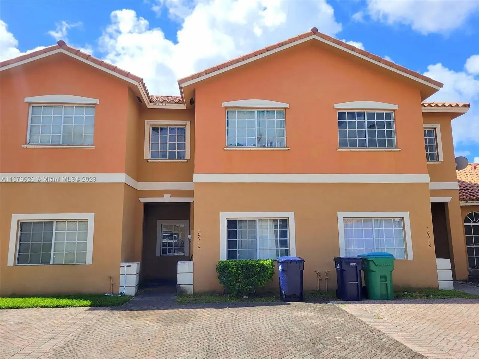 3 bedroom 2 bath Residential Lease for rent at 10914 SW 181st Ter # 10914, Miami FL 33157
