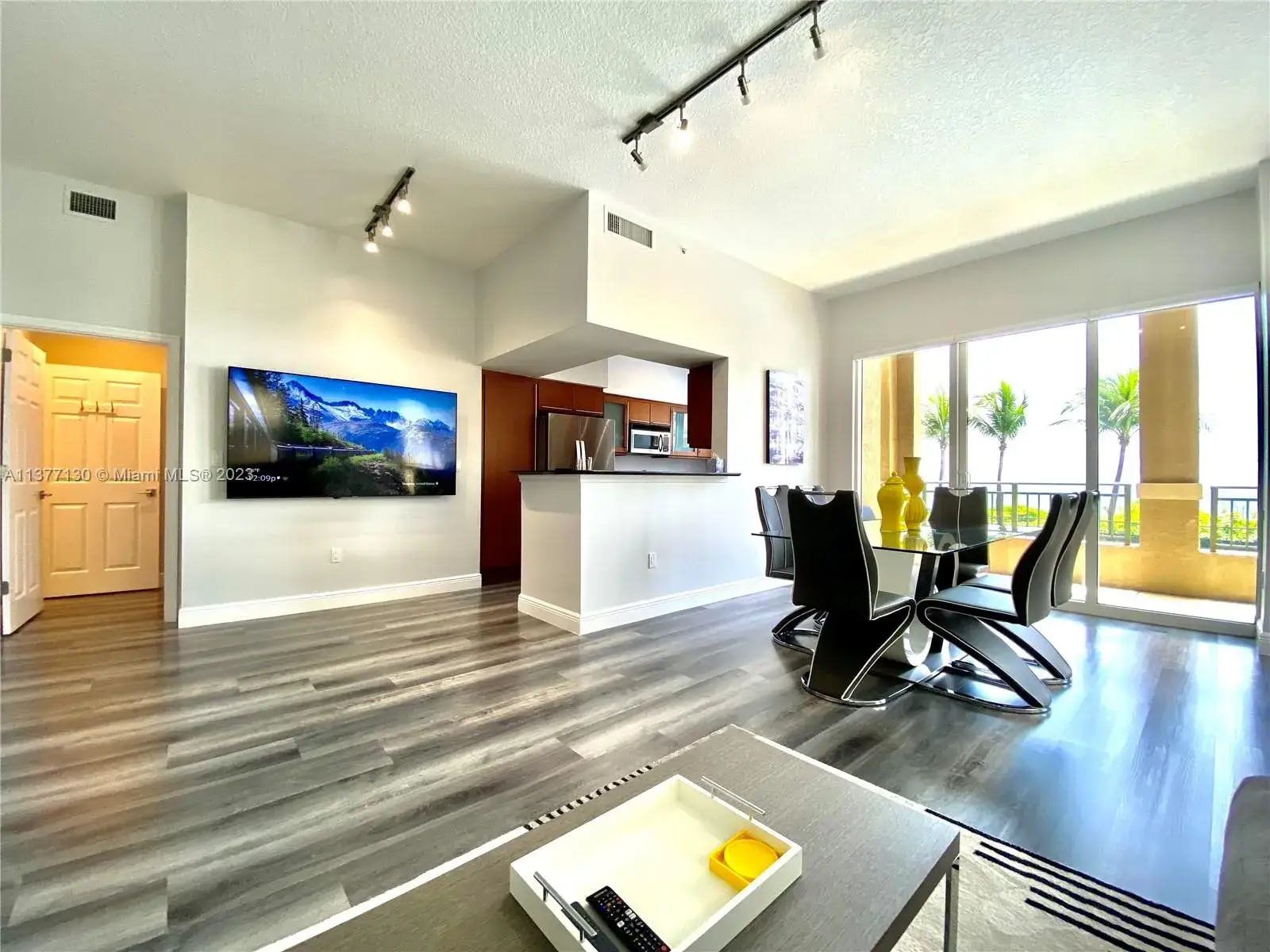 3 bedroom 2 bath Residential Lease for rent at 2080 S Ocean Dr # 111, Hallandale Beach FL 33009