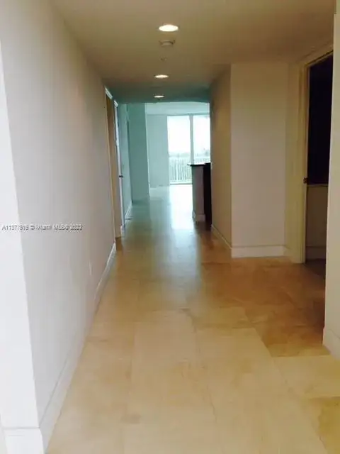 3 bedroom 3 bath Residential for sale at 15051 Royal Oaks Ln # 1103, North Miami FL 33181