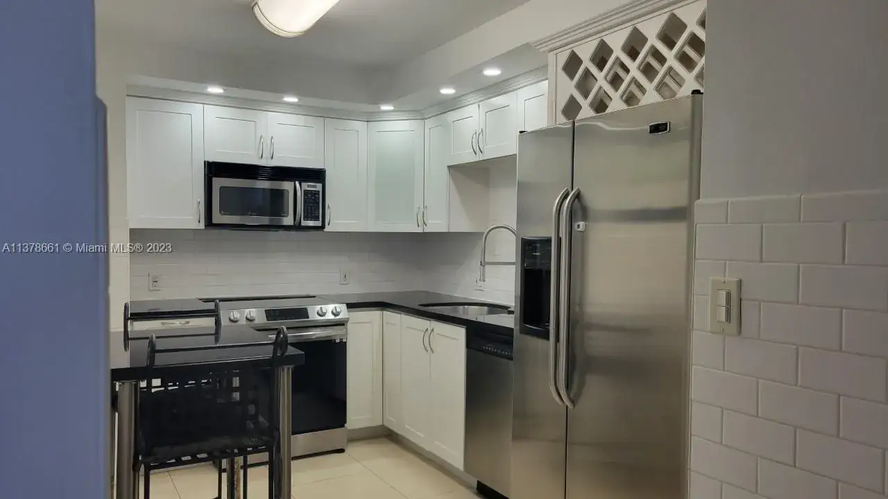 2 bedroom 2 bath Residential for sale at 20100 W Country Club Dr # 404, Aventura FL 33180