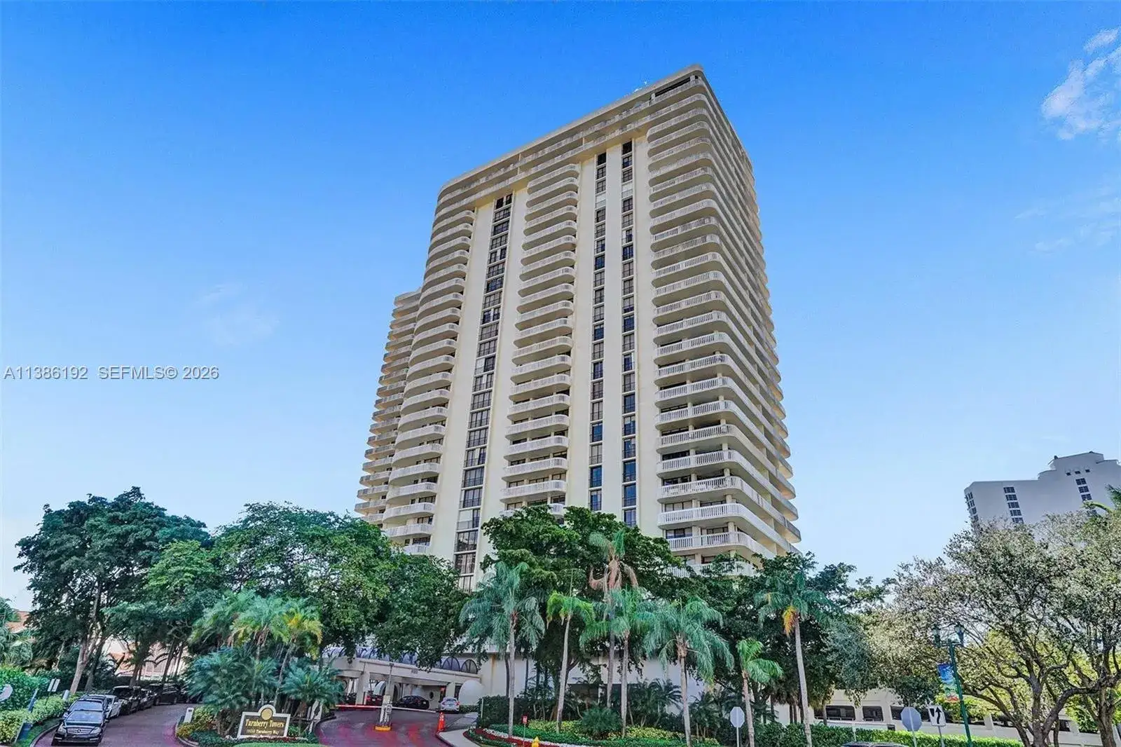 2 bedroom 2 bath Residential for sale at 19355 Turnberry Way # 3D, Aventura FL 33180