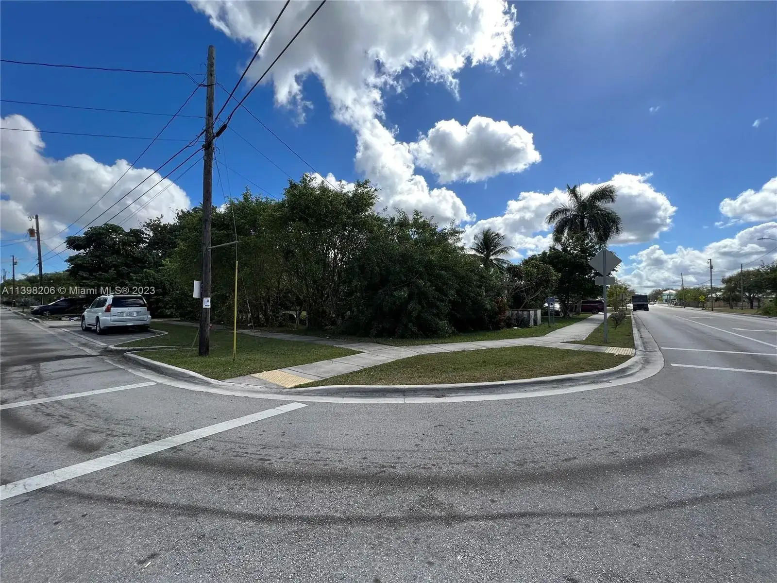 3 bedroom 2 bath Residential for sale at 145 NW 6th Ave, Florida City FL 33034