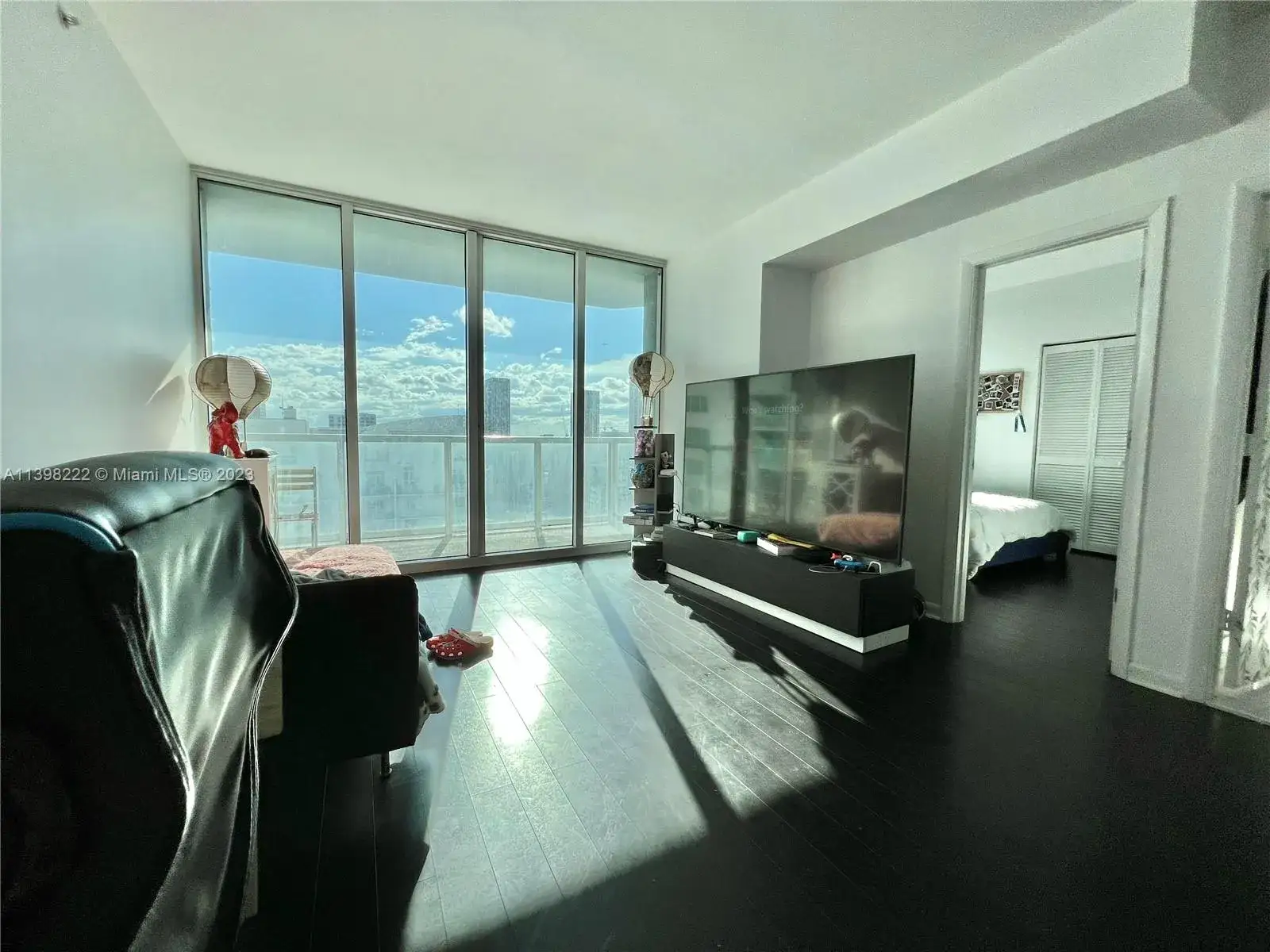 2 bedroom 2 bath Residential Lease for rent at 244 Biscayne Blvd # 2610, Miami FL 33132