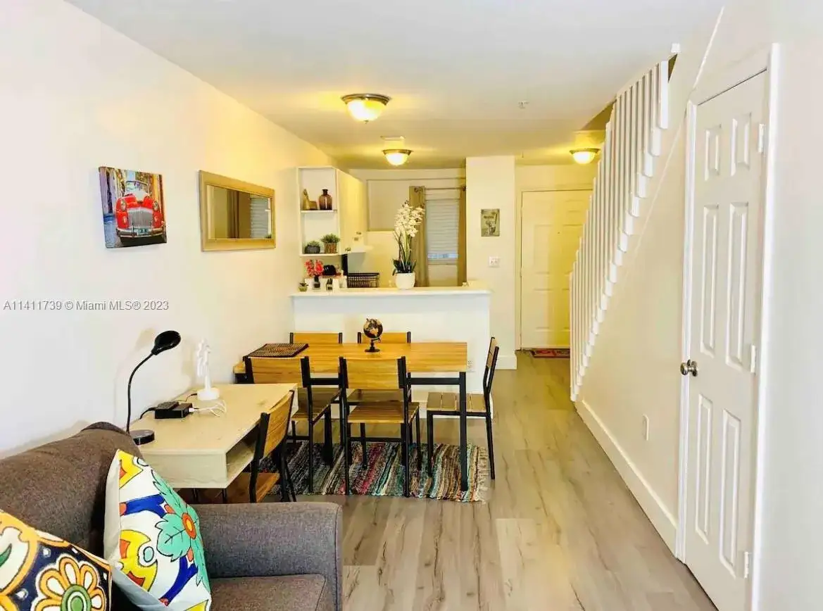 1 bedroom 1 bath Residential Lease for rent at 821 SW 2nd St # 6, Miami FL 33130