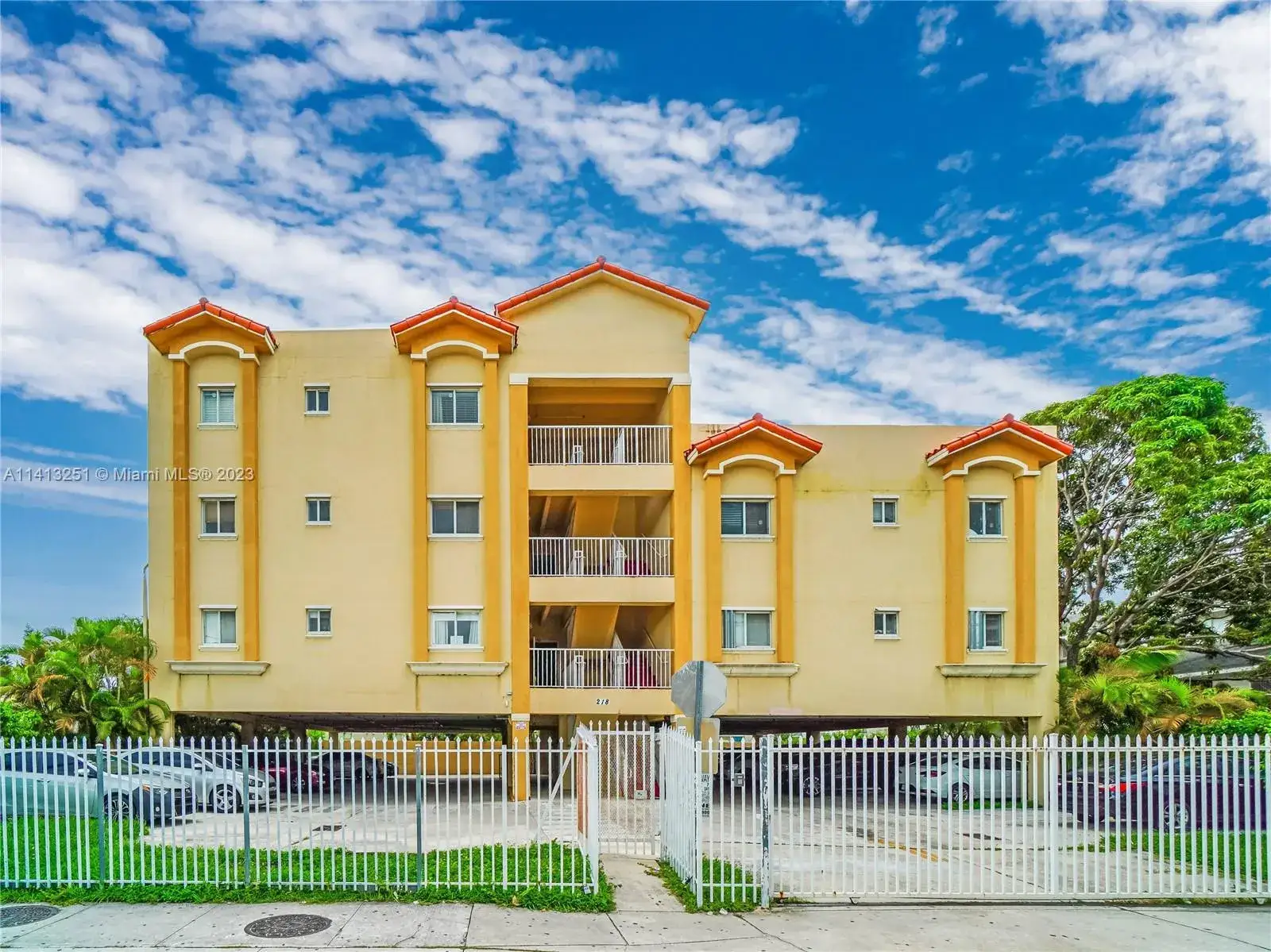 2 bedroom 1 bath Residential Lease for rent at 218 SW 8th Ave # 306, Miami FL 33130