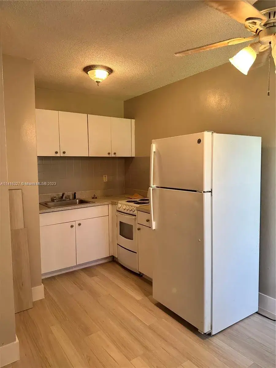 1 bedroom 1 bath Residential Lease for rent at 515 SE 9th St # 3, Fort Lauderdale FL 33316