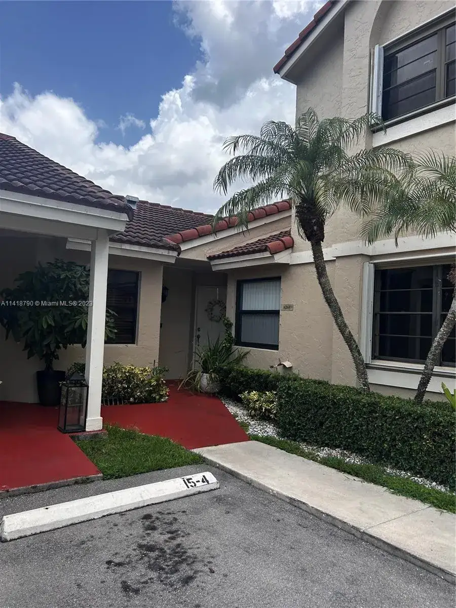 2 bedroom 2 bath Residential for sale at 6268 NW 170th Ter, Hialeah FL 33015