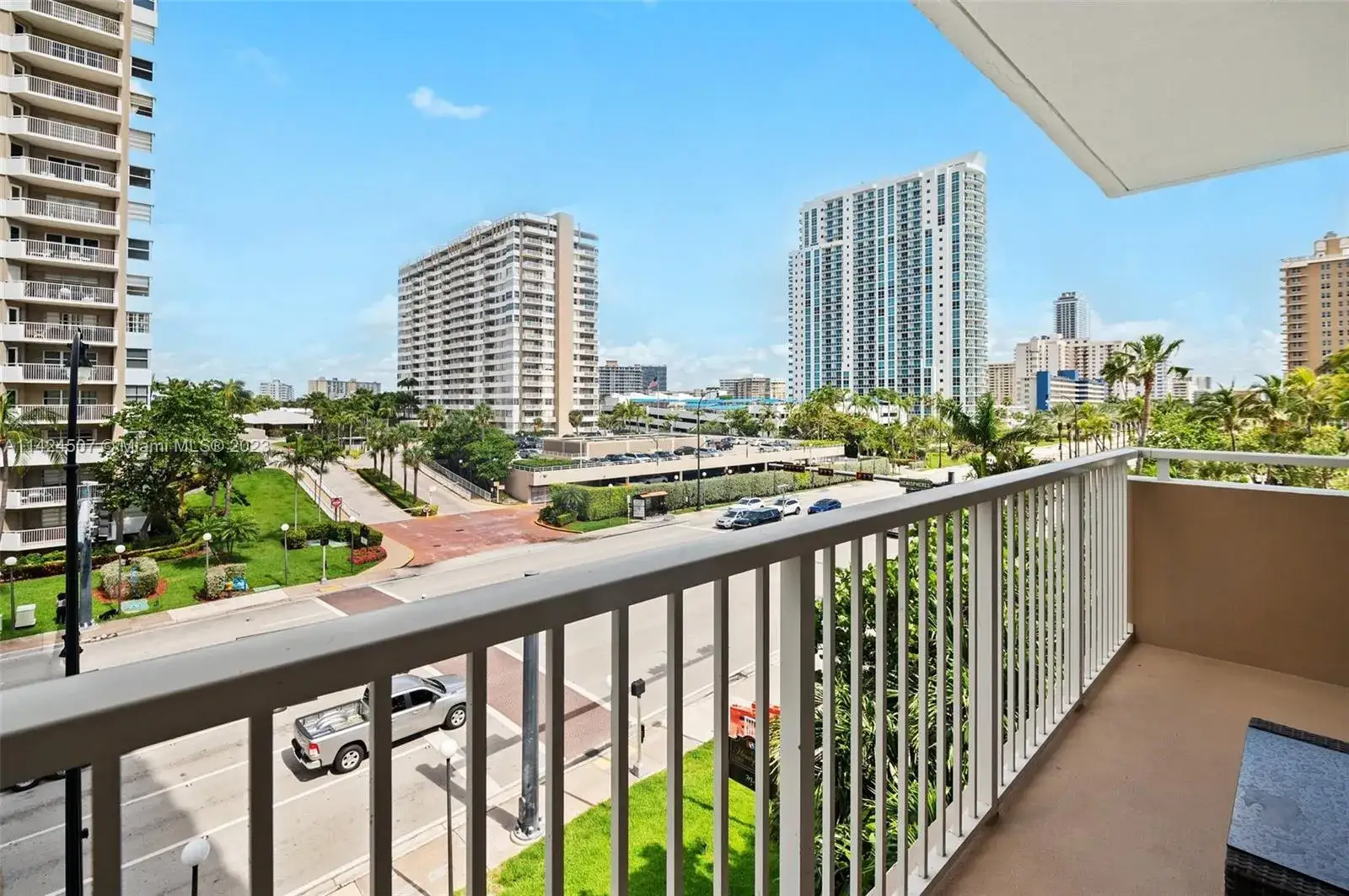 2 bedroom 2 bath Residential Lease for rent at 1980 S Ocean Dr # 3P, Hallandale Beach FL 33009
