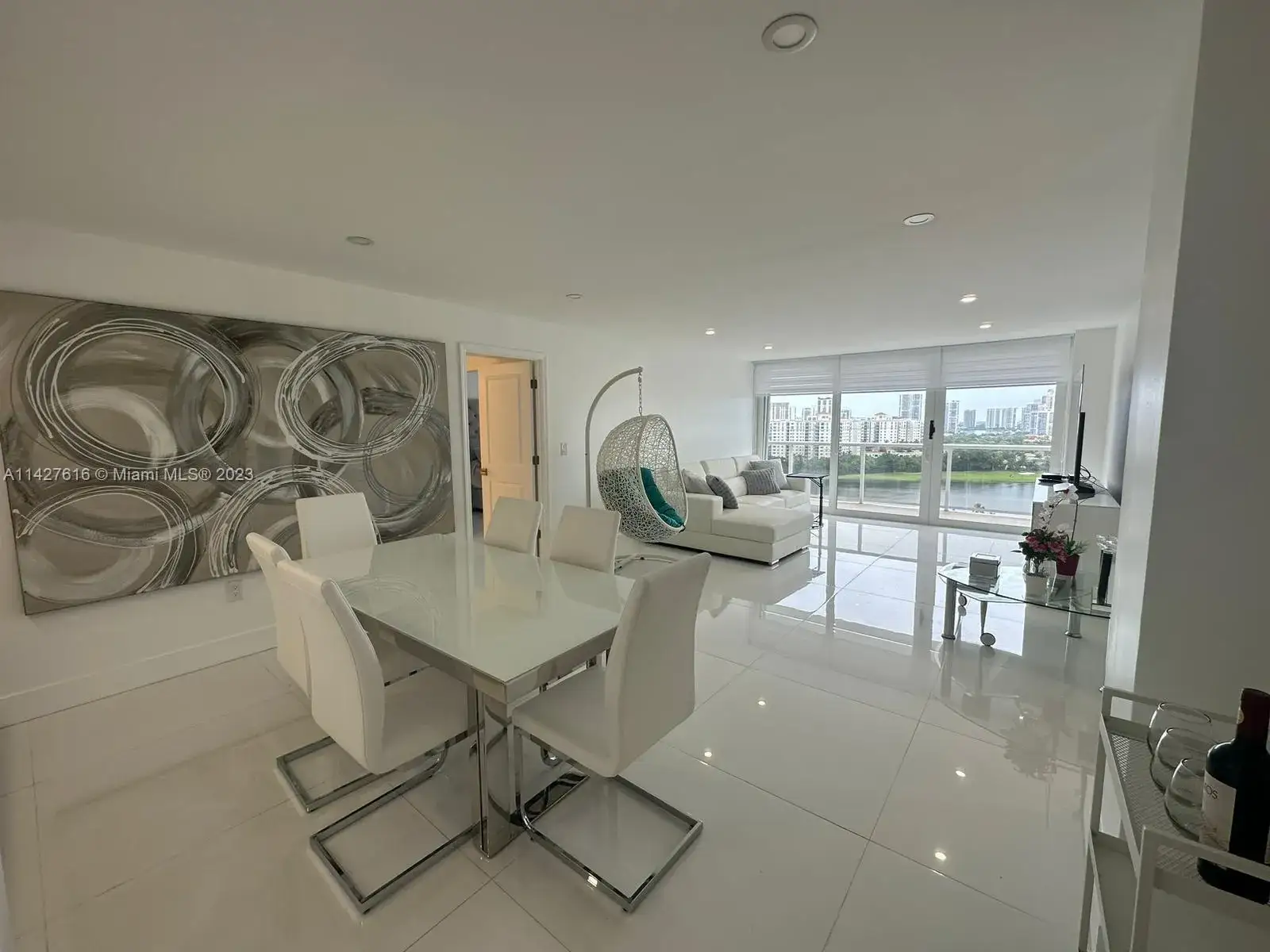 2 bedroom 2 bath Residential Lease for rent at 3701 N Country Club Dr # 1805, Aventura FL 33180