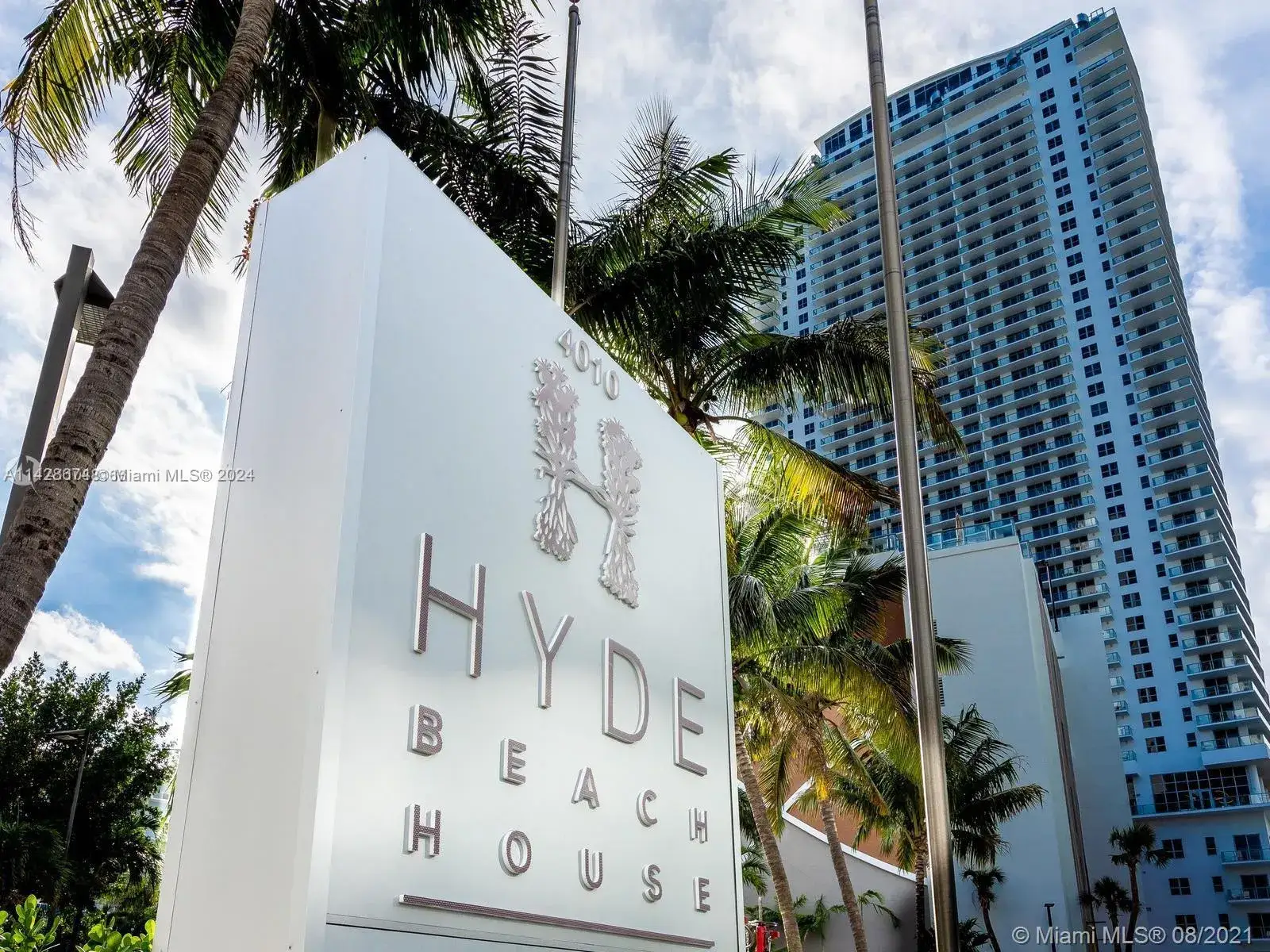 2 bedroom 2 bath Residential for sale at 4010 S Ocean Dr # R301, Hollywood FL 33019