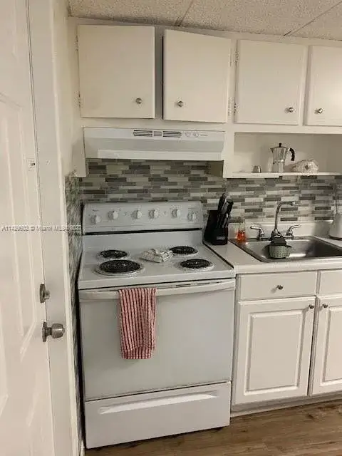 2 bedroom 1 bath Residential Lease for rent at 2008 Pierce St # 2, Hollywood FL 33020