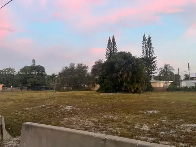 Land/Boat Docks for sale at 221-229 SE 10 St, Hallandale Beach FL 33009