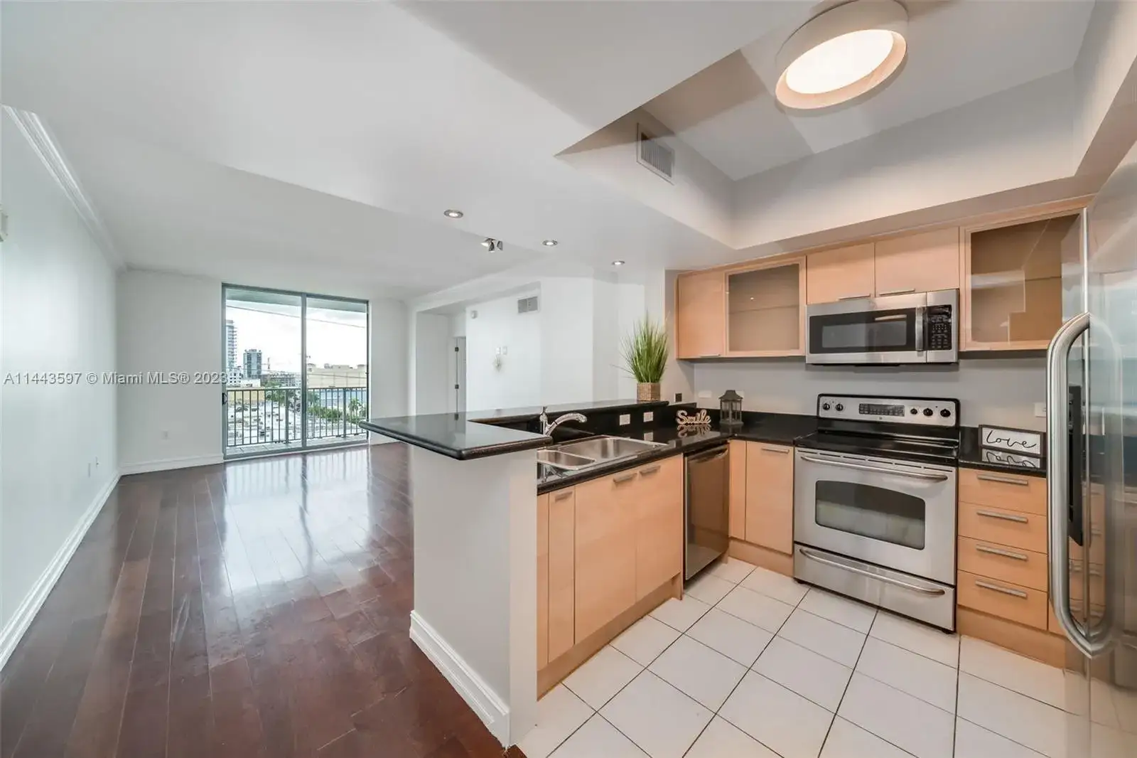 2 bedroom 2 bath Residential Lease for rent at 140 S Dixie Hwy # 717, Hollywood FL 33020