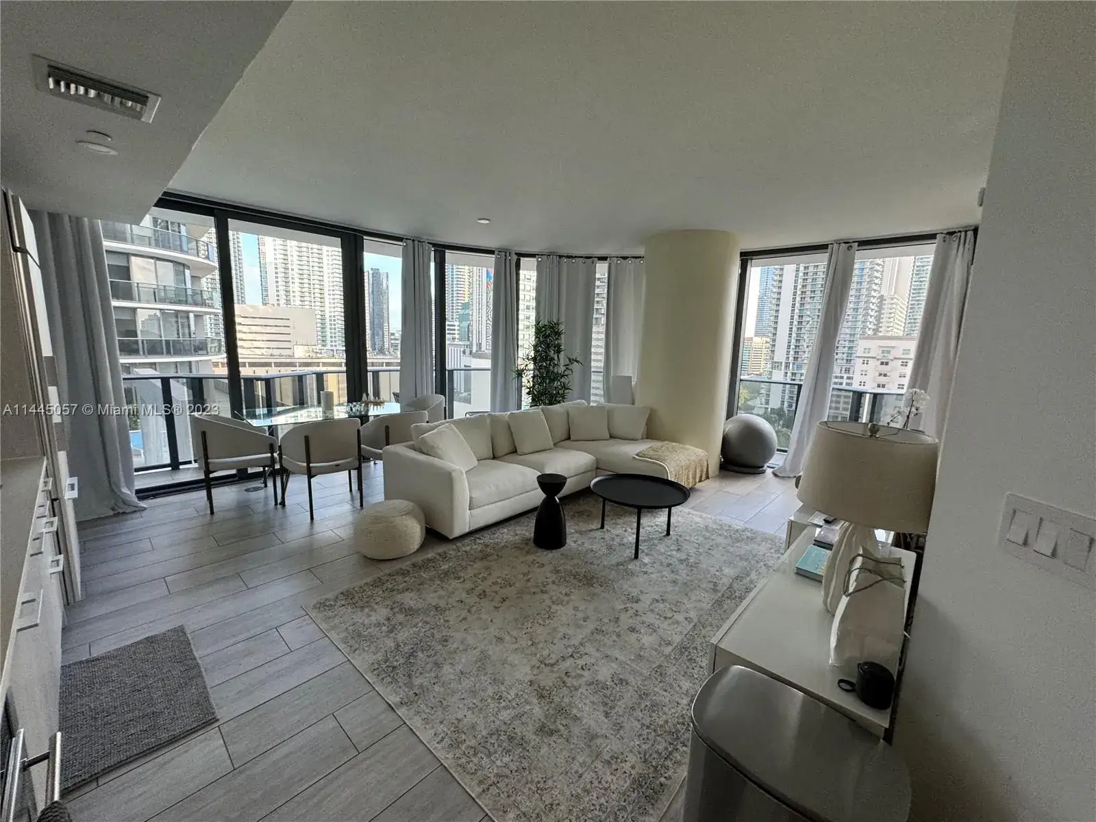 2 bedroom 2 bath Residential Lease for rent at 55 SW 9th St # 1003, Miami FL 33130