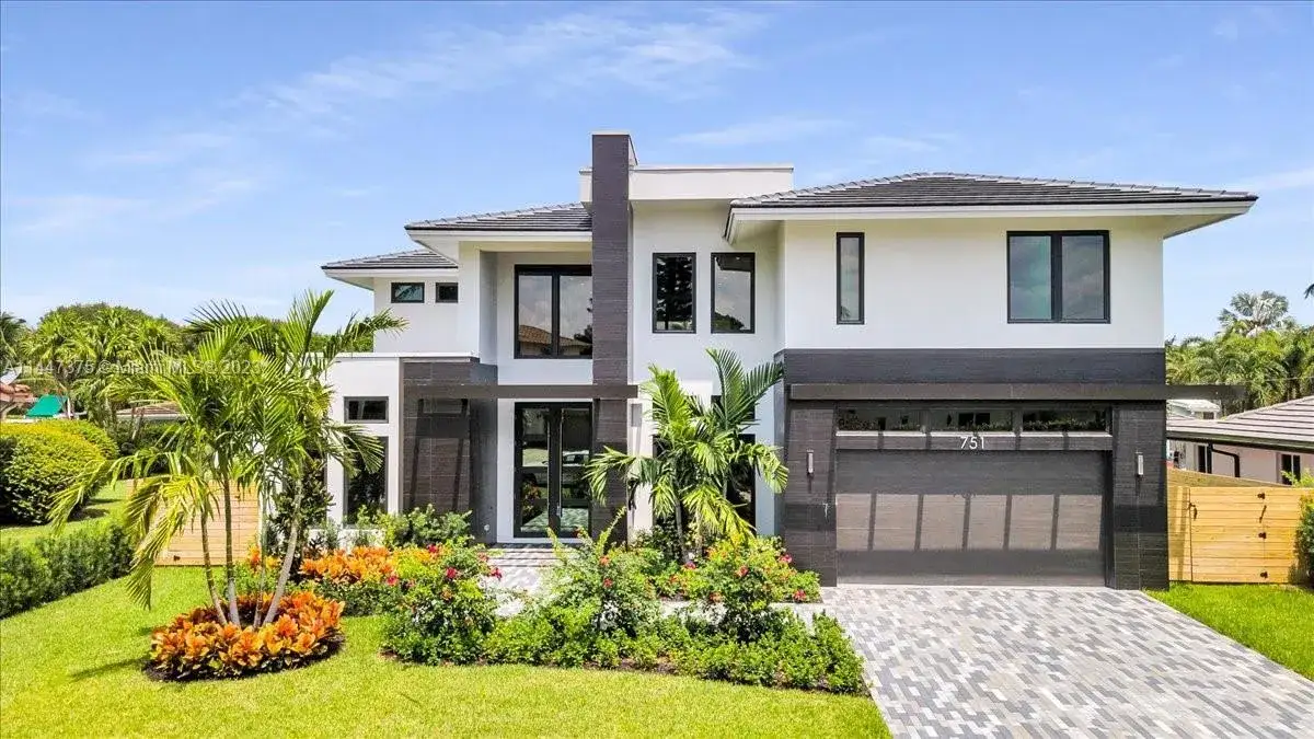 5 bedroom 5 bath Residential Lease for rent at 751 NE 2nd St, Boca Raton FL 33432