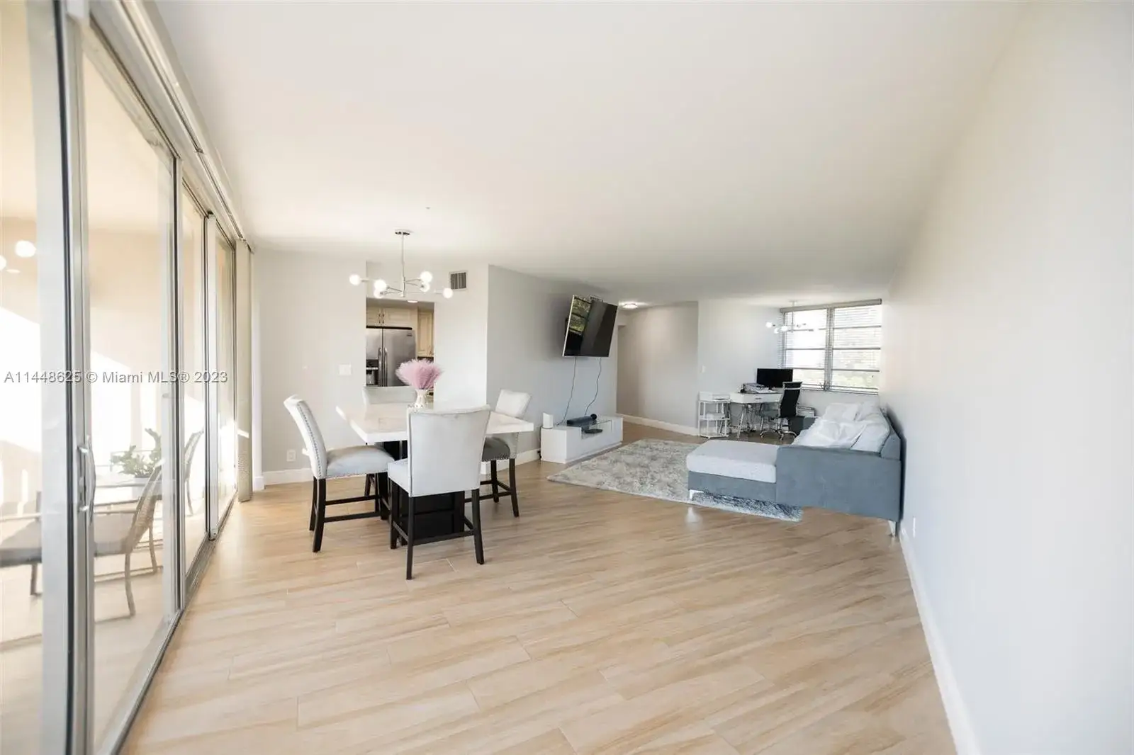 2 bedroom 2 bath Residential for sale at 6911 Environ Blvd # 5L, Lauderhill FL 33319