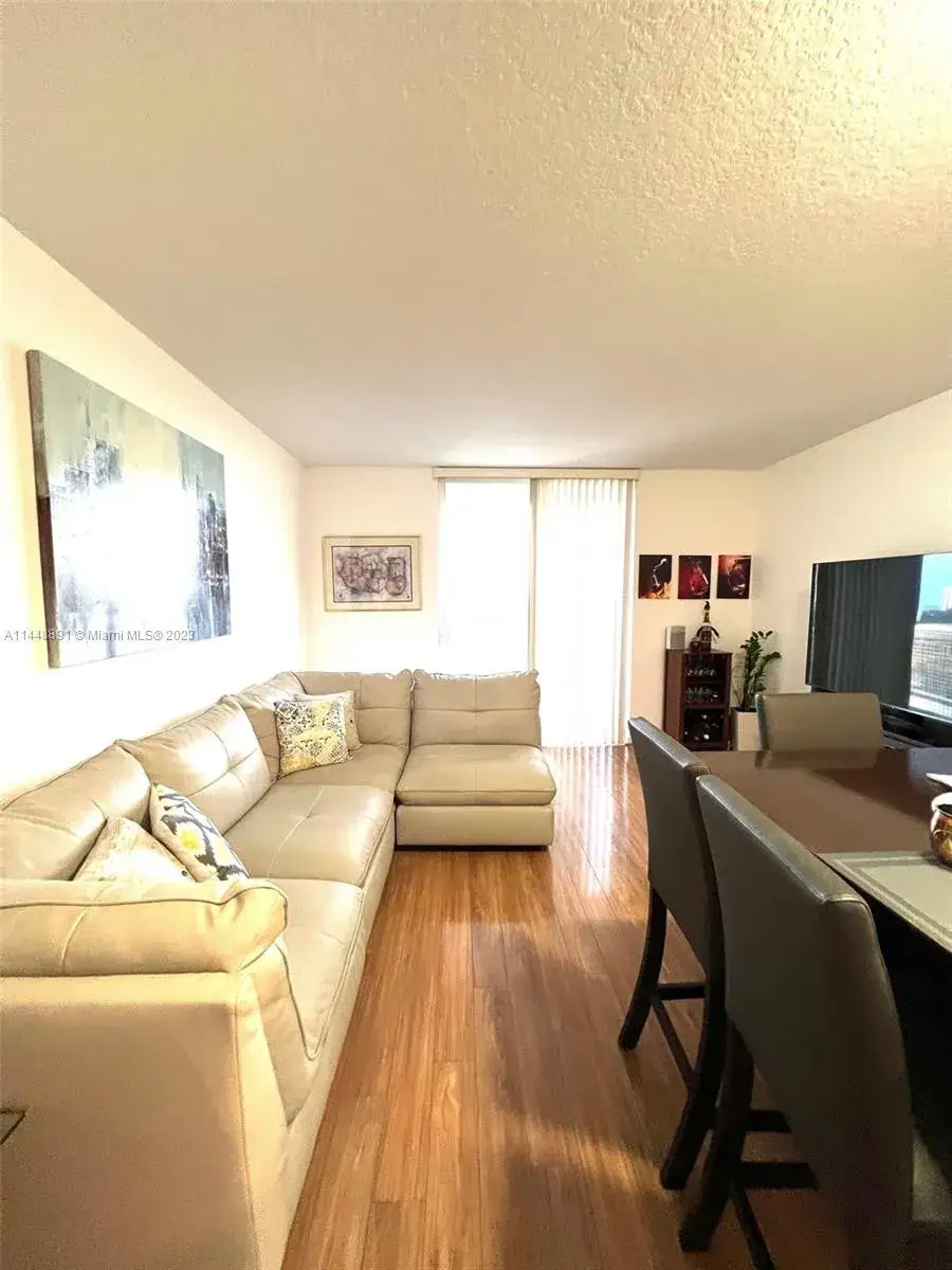 2 bedroom 2 bath Residential for sale at 900 SW 8th St # 1203, Miami FL 33130