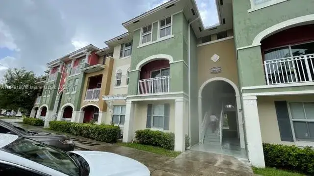 3 bedroom 2 bath Residential Lease for rent at 11201 NW 83rd St # 205, Doral FL 33178