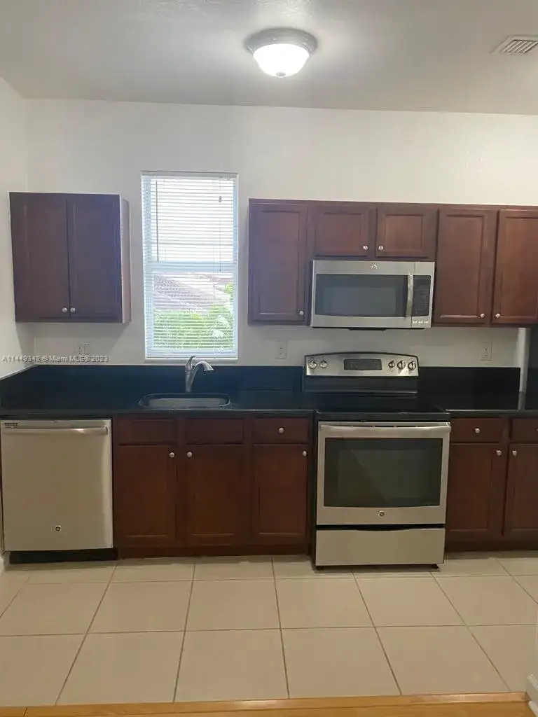 4 bedroom 4 bath Residential for sale at 17165 SW 92nd St, Miami FL 33196
