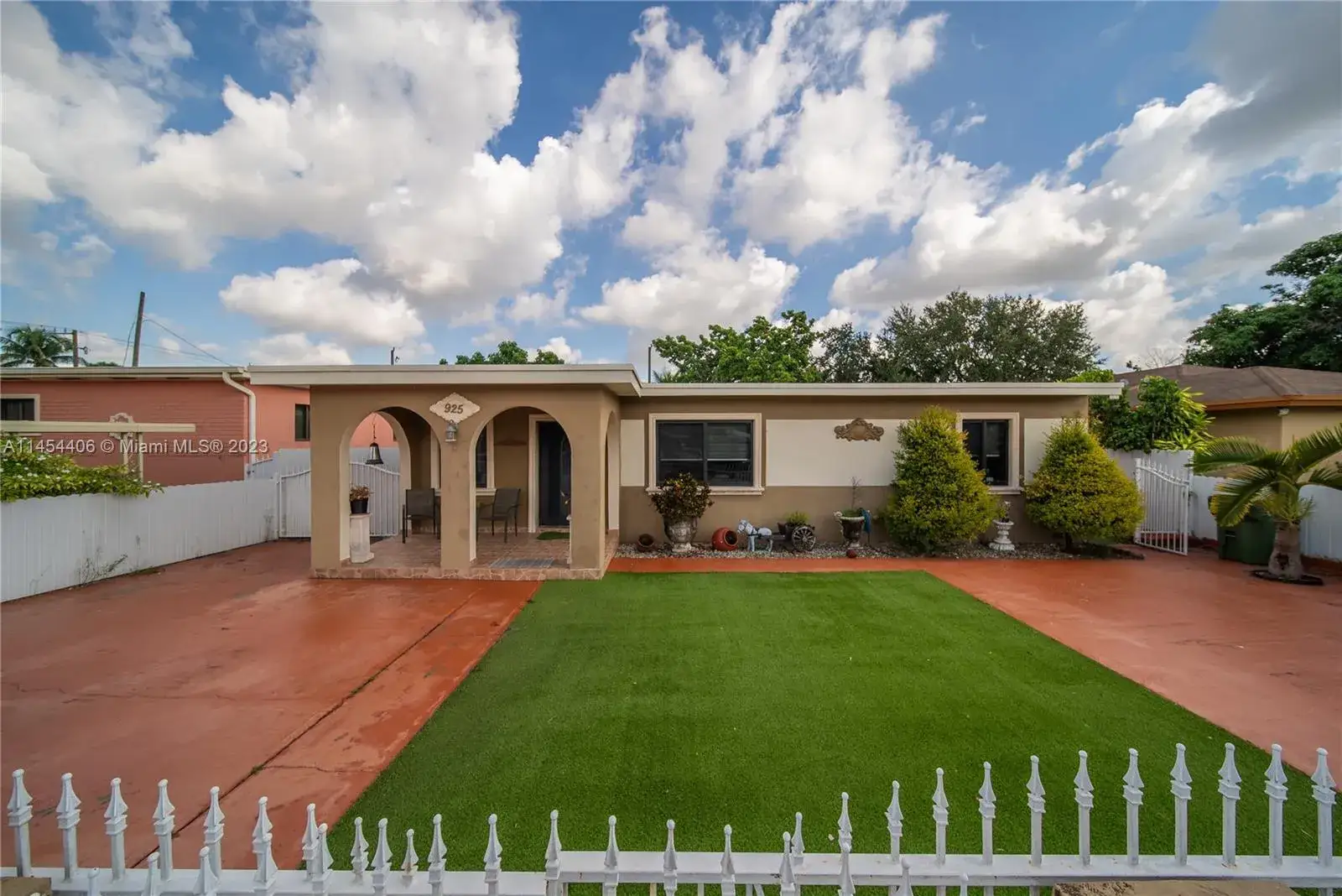 4 bedroom 2 bath Residential for sale at 925 E 29th St, Hialeah FL 33013