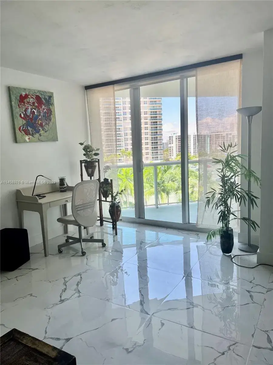 1 bedroom 1 bath Residential Lease for rent at 3801 S Ocean Dr # 6S, Hollywood FL 33019
