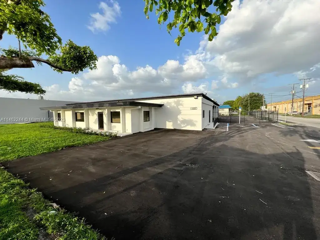 Commercial Sale for sale at 4301 NW 72nd Ave, Miami FL 33166