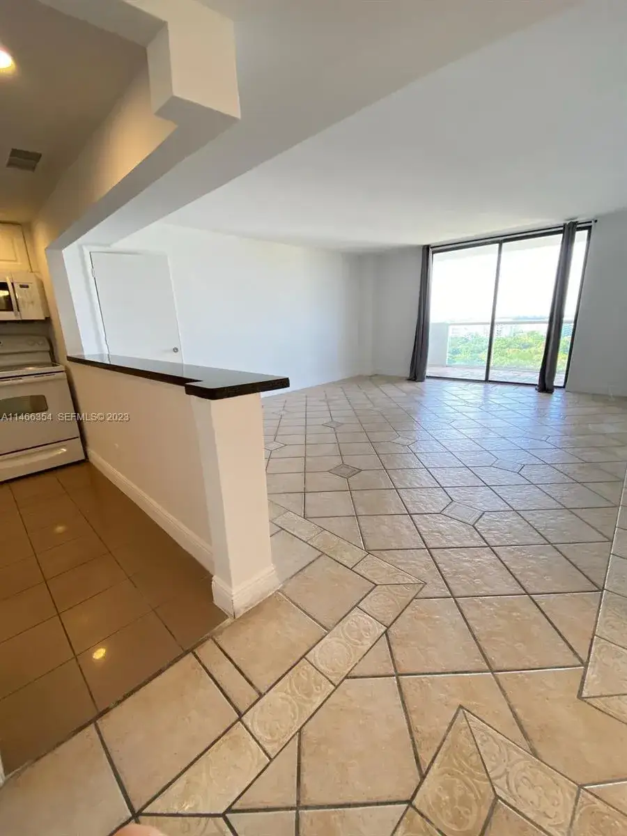2 bedroom 2 bath Residential for sale at 13499 Biscayne Blvd # 1505, North Miami FL 33181