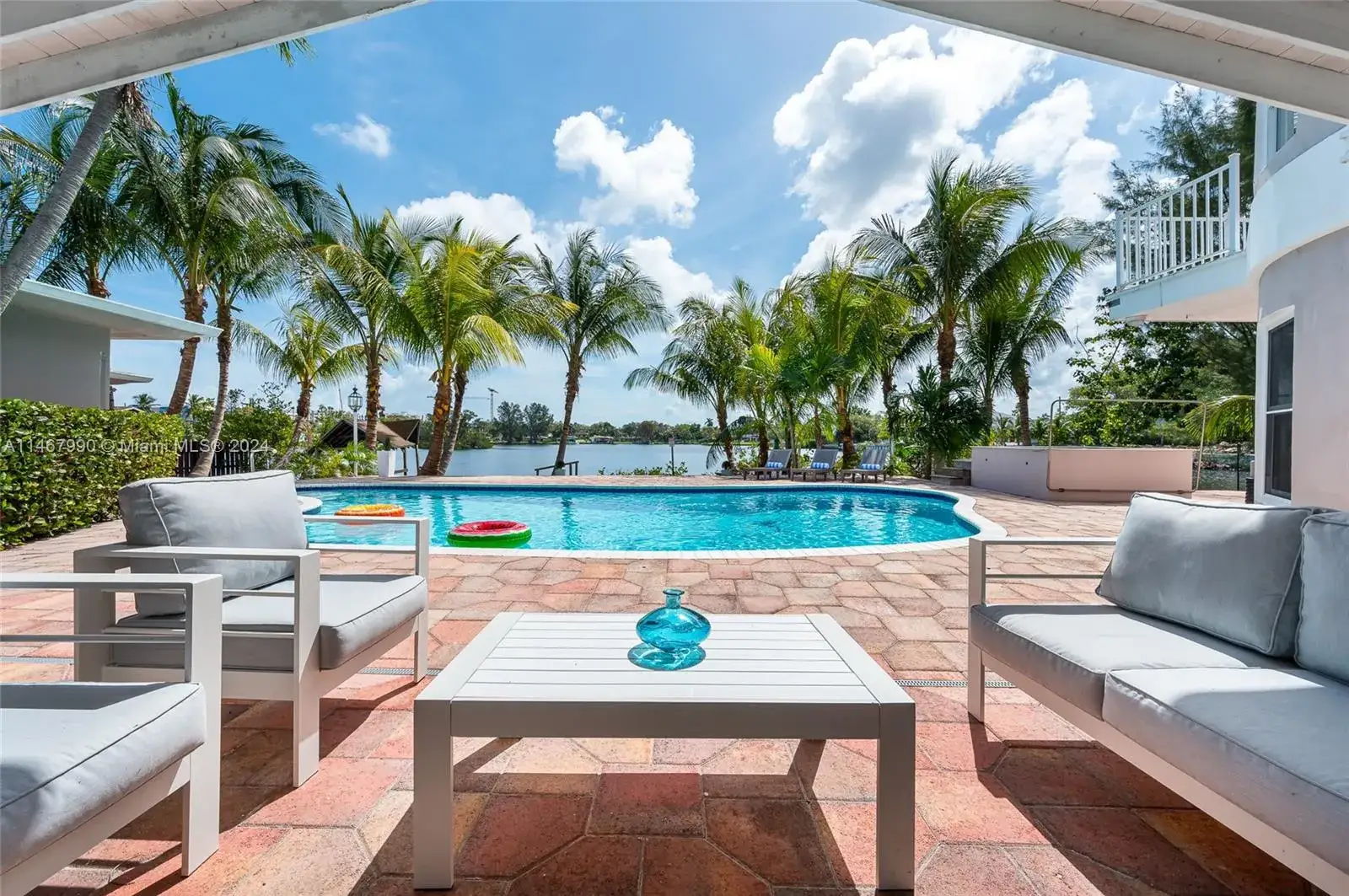 6 bedroom 7 bath Residential Lease for rent at 2500 NE 199th St, Miami FL 33180