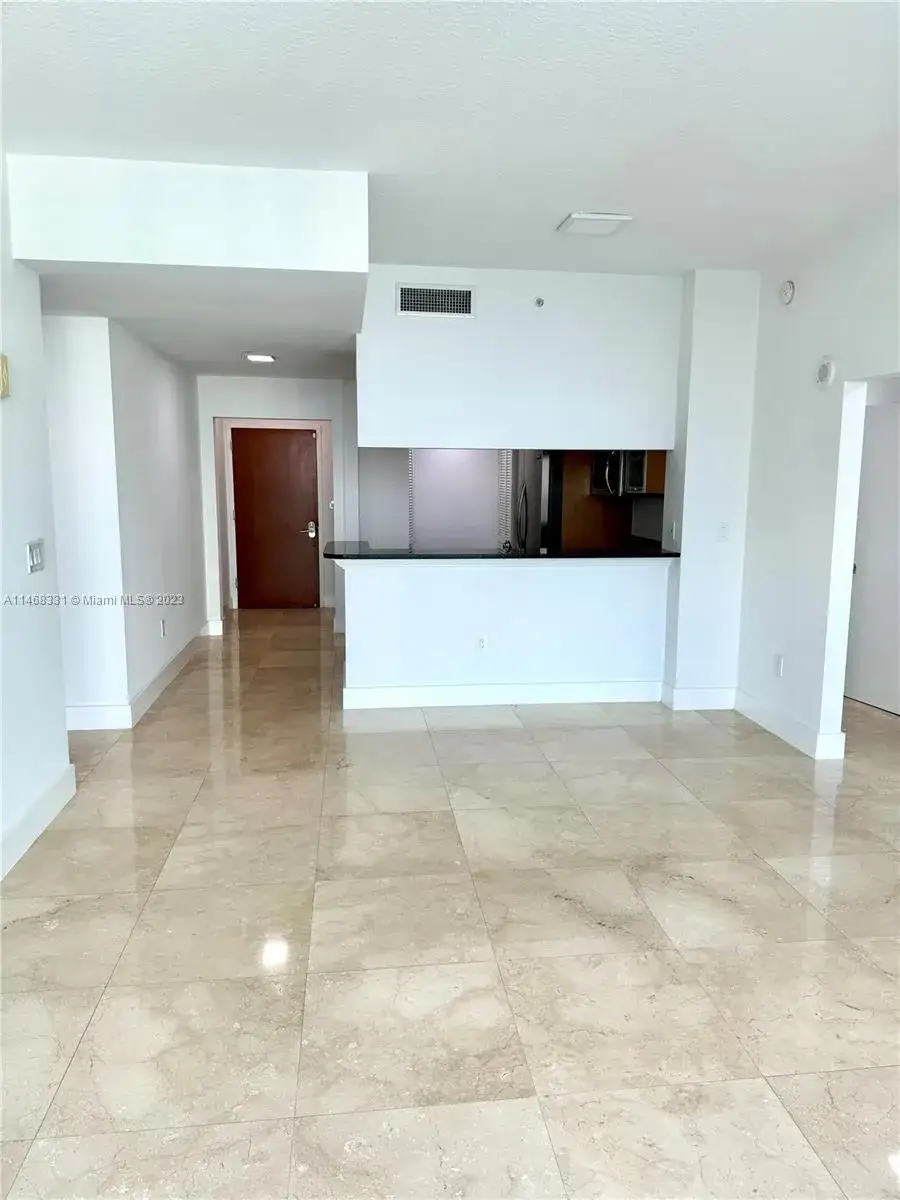 3 bedroom 2 bath Residential for sale at 31 SE 5th St # 4112, Miami FL 33131