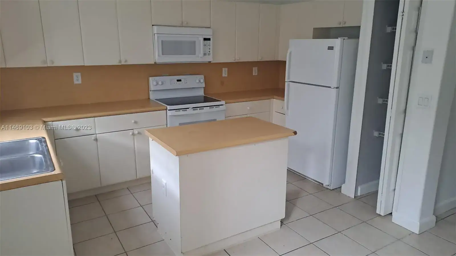 3 bedroom 3 bath Residential for sale at 2150 Shoma Dr # 226, Royal Palm Beach FL 33414