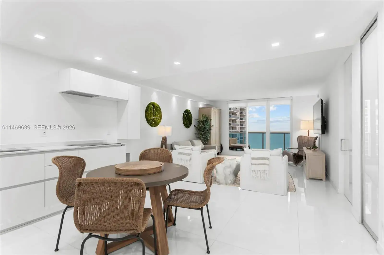 1 bedroom 1 bath Residential Lease for rent at 2301 Collins Ave # 940, Miami Beach FL 33139