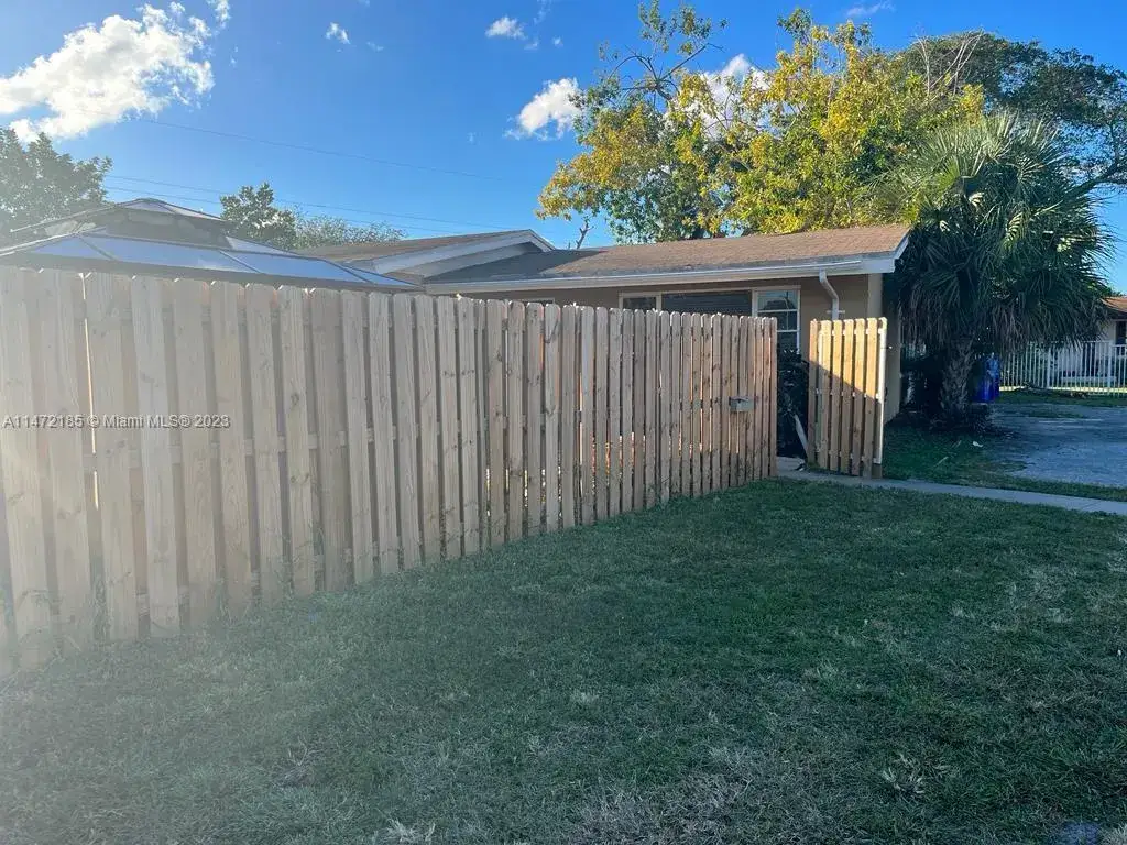 3 bedroom 2 bath Residential Lease for rent at 1625 NW 9th Ave # 1625, Fort Lauderdale FL 33311