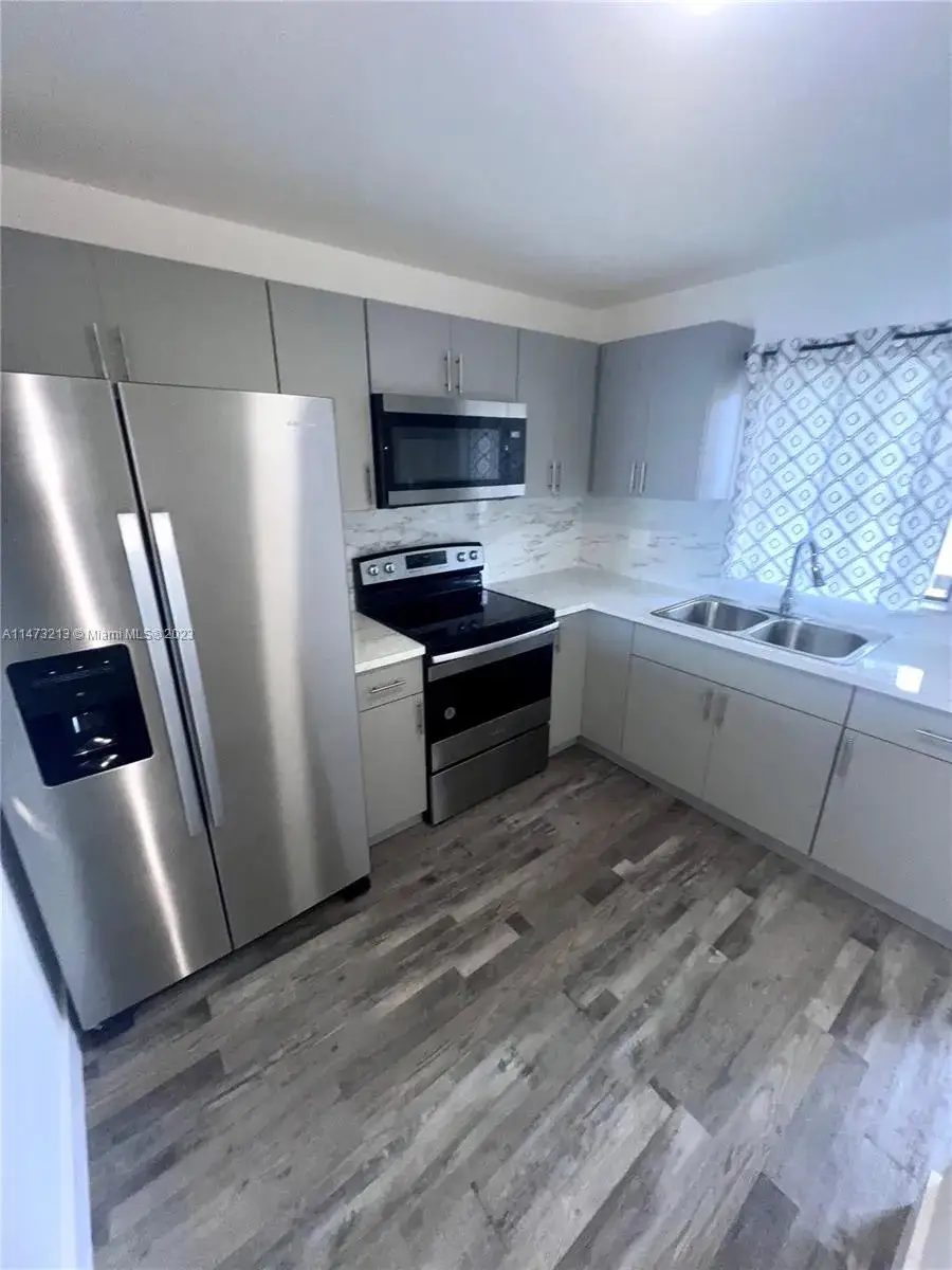 2 bedroom 2 bath Residential Lease for rent at 6715 W 26th Dr # 6, Hialeah FL 33016