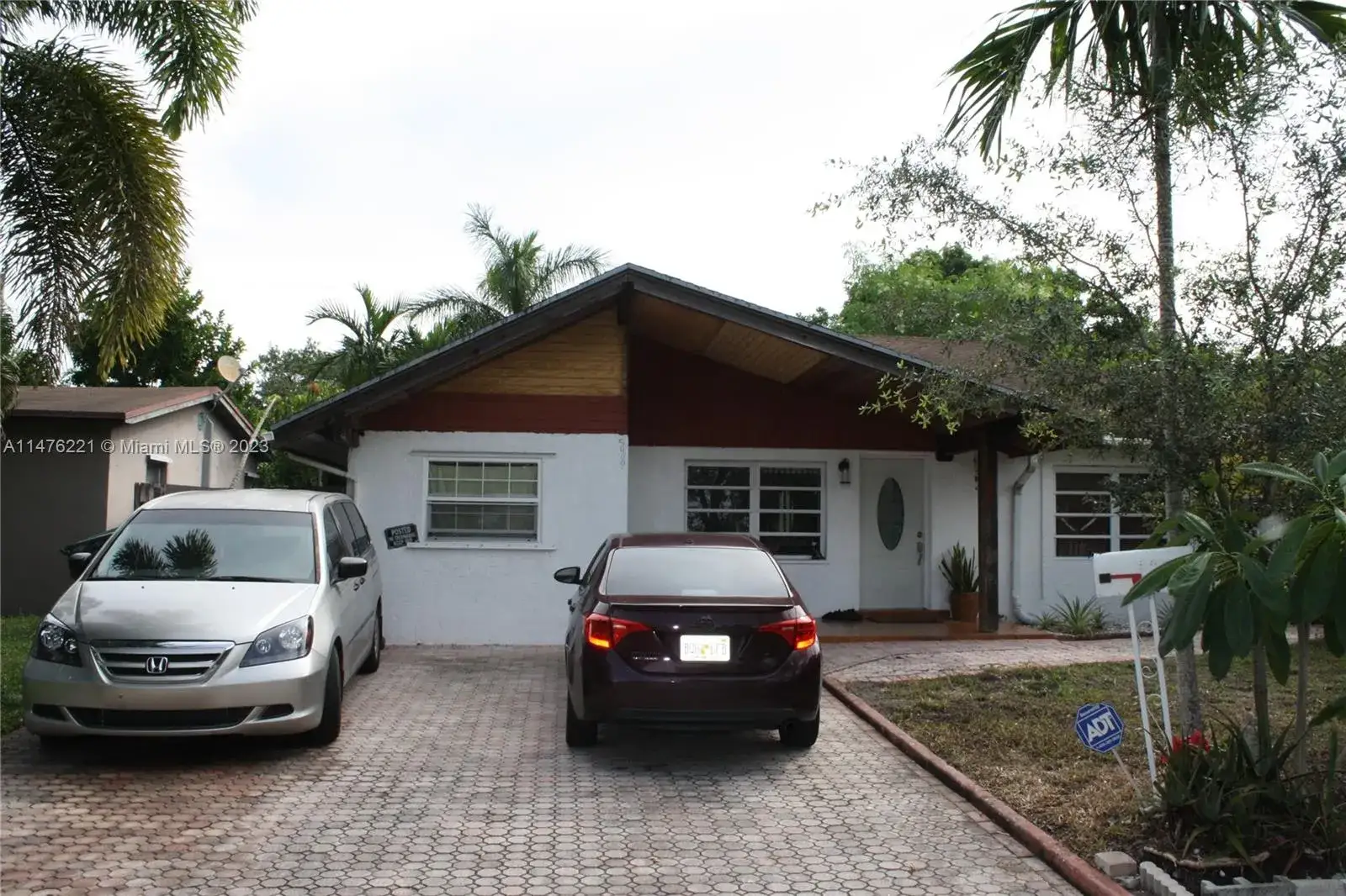 3 bedroom 2 bath Residential for sale at 5400 NE 2nd Ave, Oakland Park FL 33334