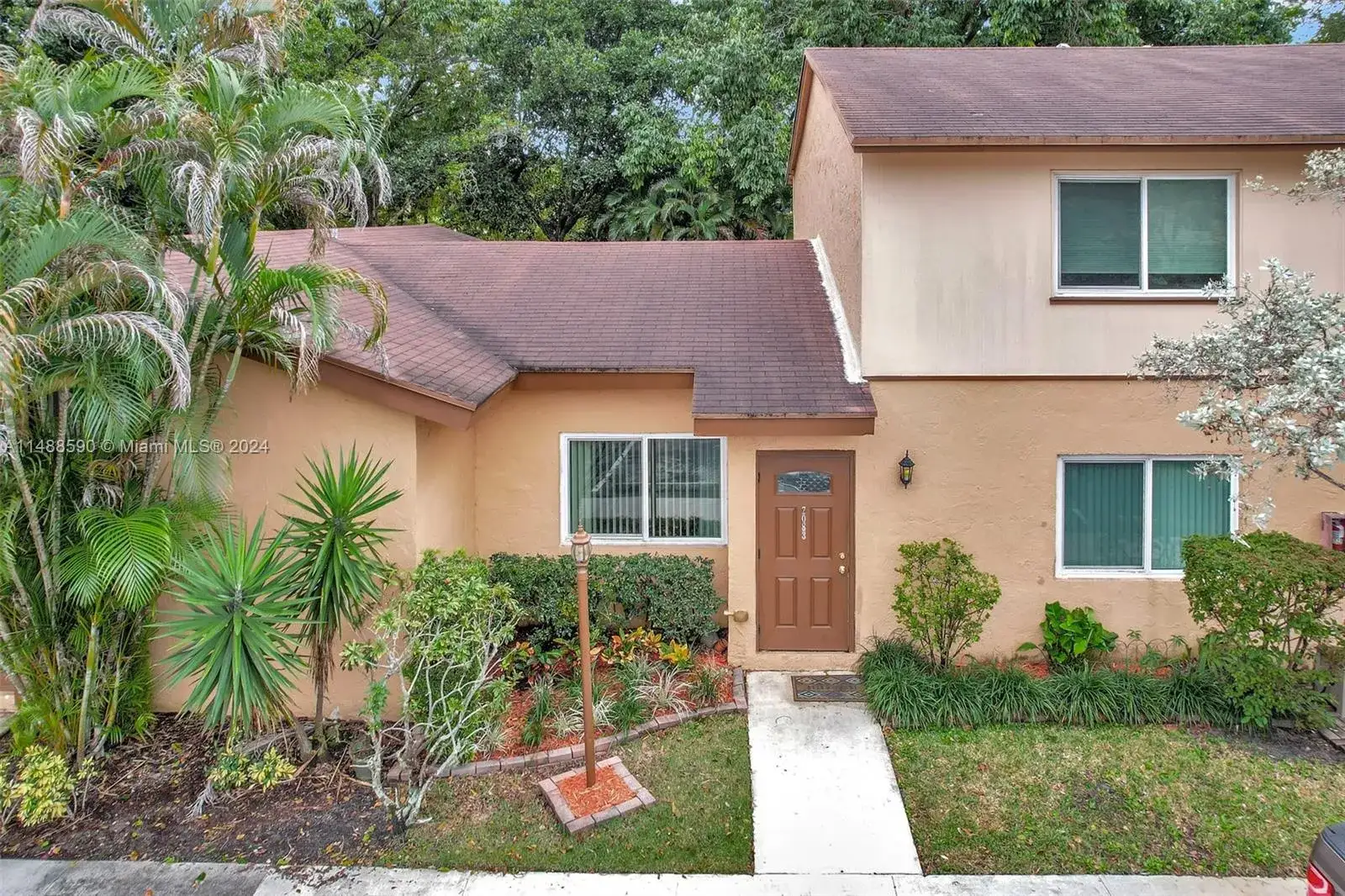 3 bedroom 2 bath Residential for sale at 7083 W Sunrise Blvd # 7083, Plantation FL 33313