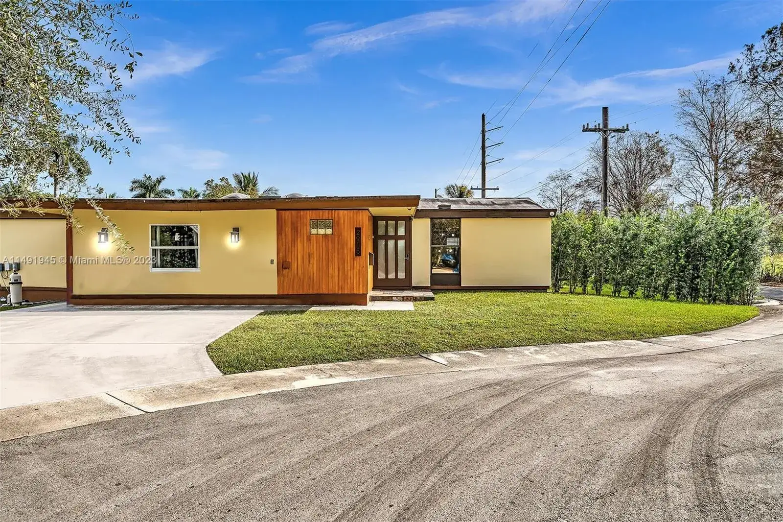 3 bedroom 2 bath Residential for sale at 2915 Arthur St, Hollywood FL 33020