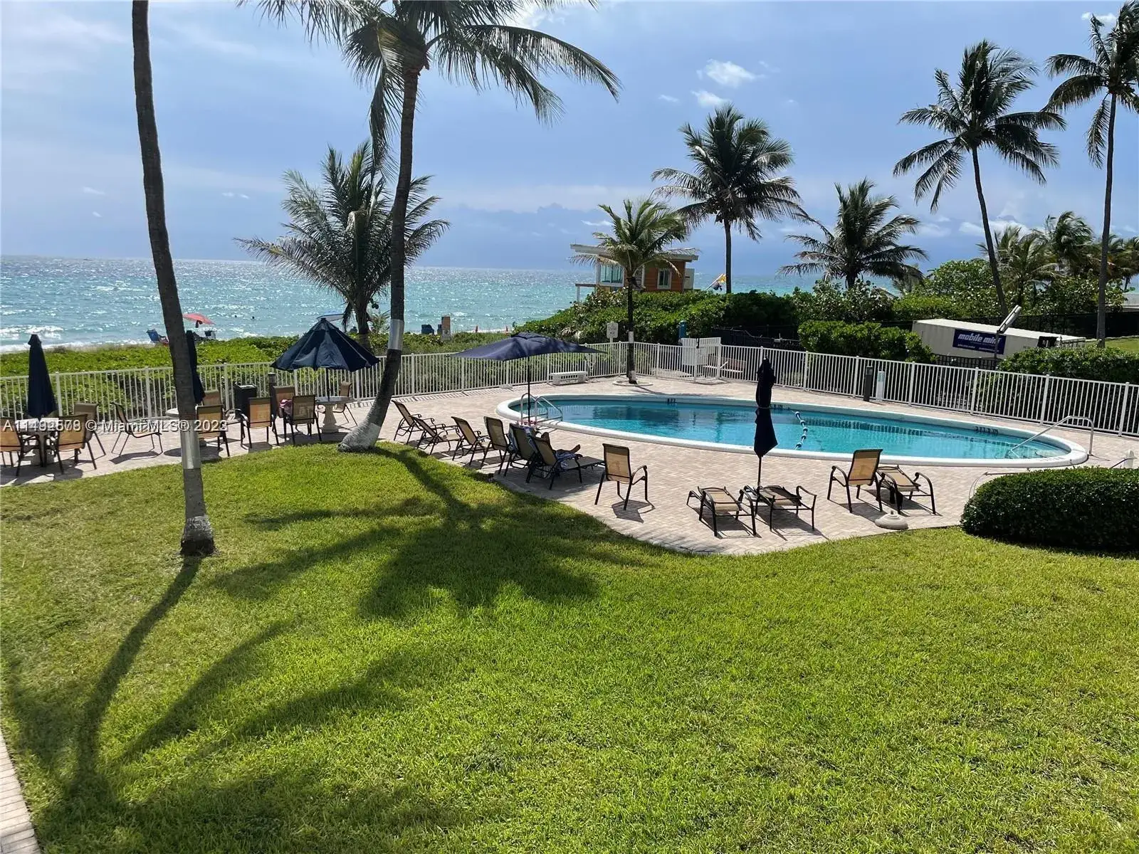 1 bedroom 1 bath Residential for sale at 1936 S Ocean Dr # 4D, Hallandale Beach FL 33009