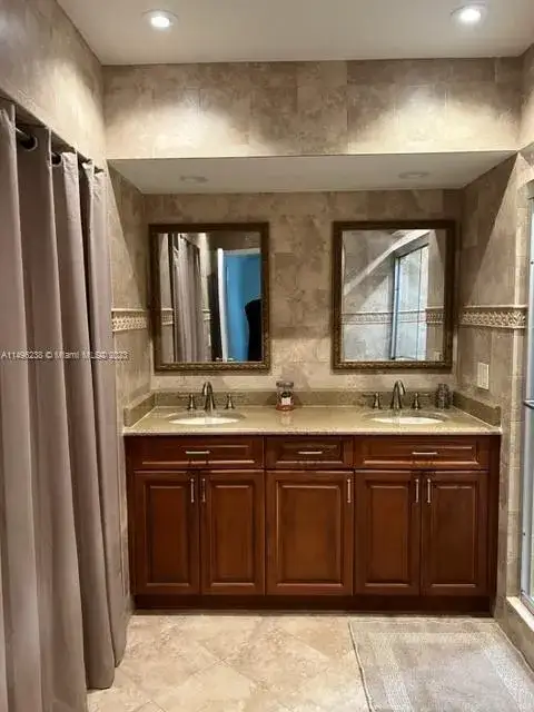 1 bath Residential Lease for rent at 9344 SW 143rd Pl # 0, Miami FL 33186